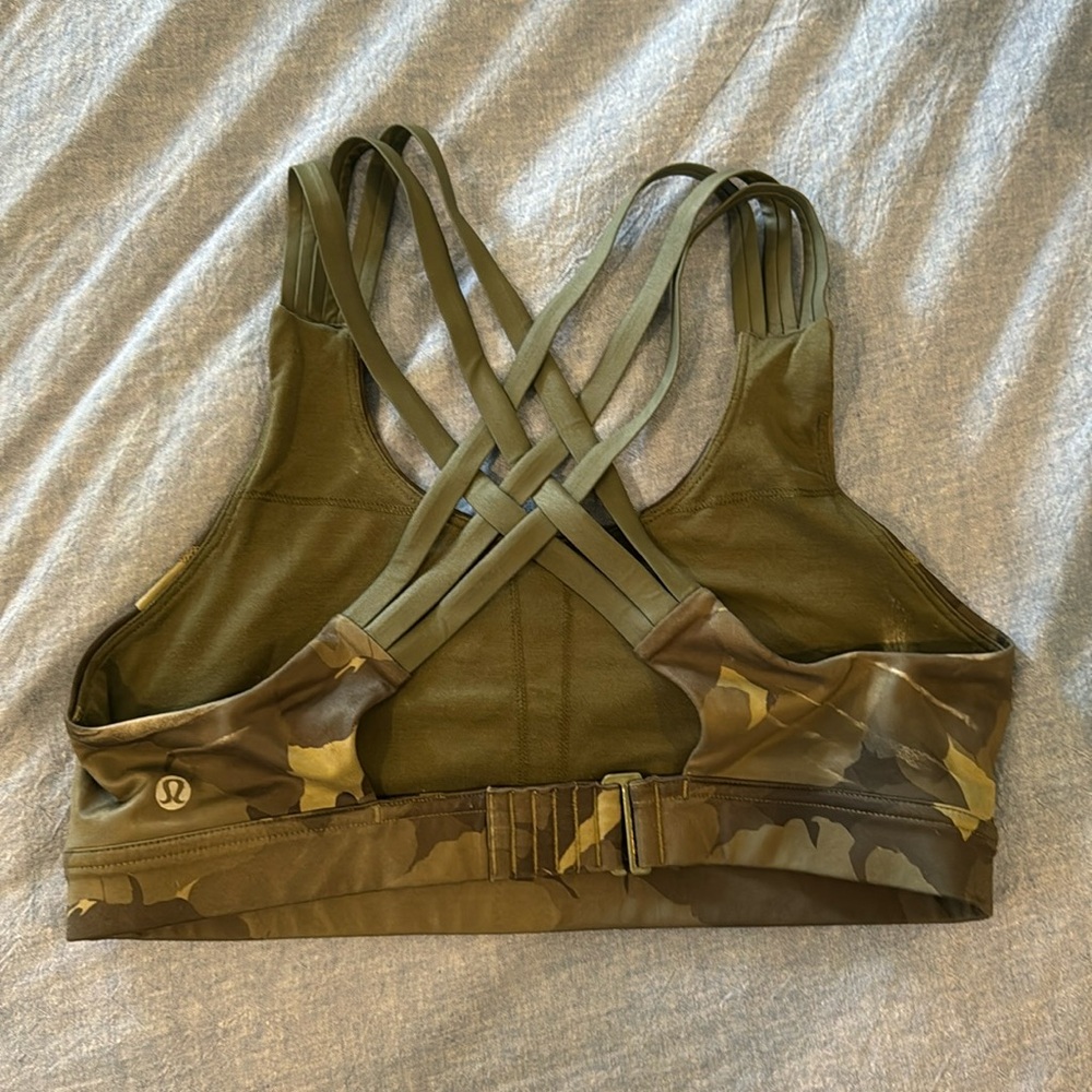 Lululemon camo sports bra